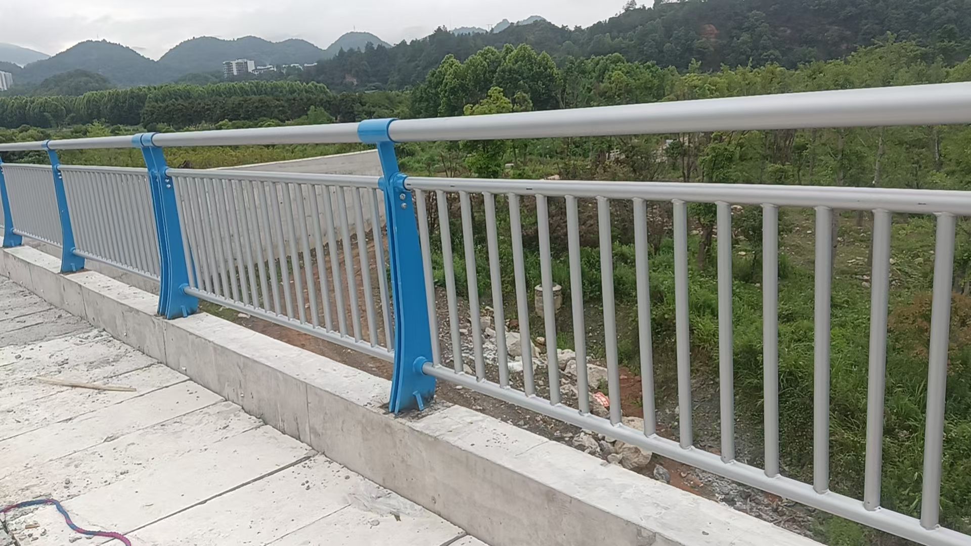 泰安市不锈钢栏杆灯光护栏 - 推荐